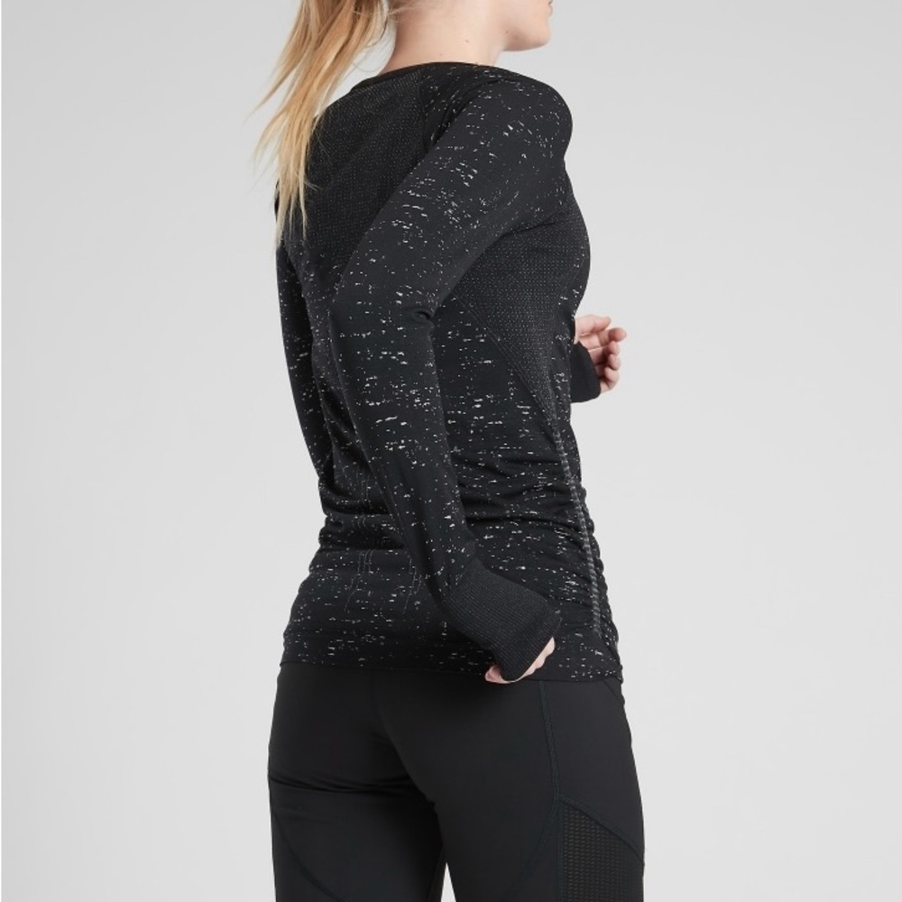 Athleta Speedlight longsleeve top! Excellent condition!